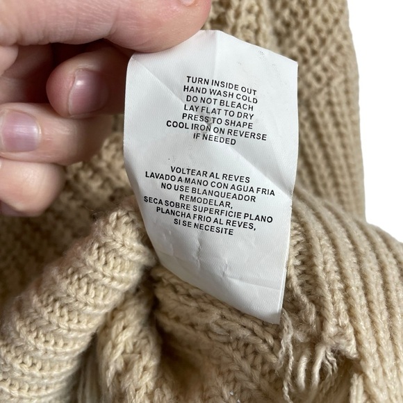 Coco + Jaimeson Cable Knit V-Neck Fringe Sweater in Tan Size S - Picture 6 of 10